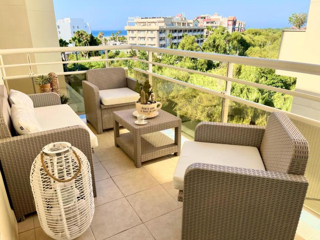 Lujo Frente Al Mar. Luxury On The Beachfront. Мотрил Екстериор снимка