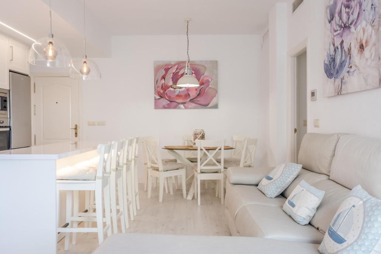 Lujo Frente Al Mar. Luxury On The Beachfront. Мотрил Екстериор снимка